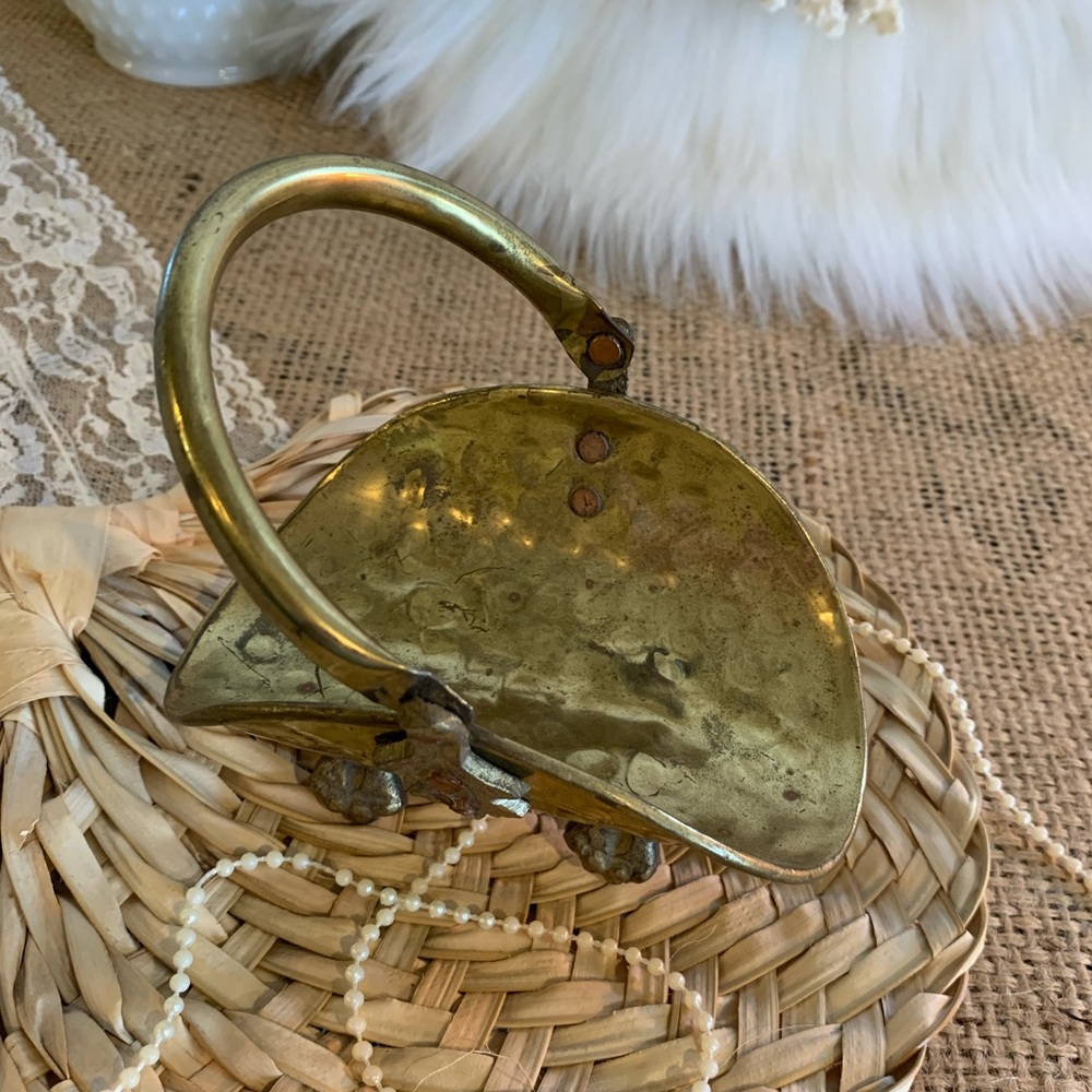 Vintage Small Footed Brass Basket ⚜️ Unique Home Decor / Eclectic / Gift - Picture 4 of 12